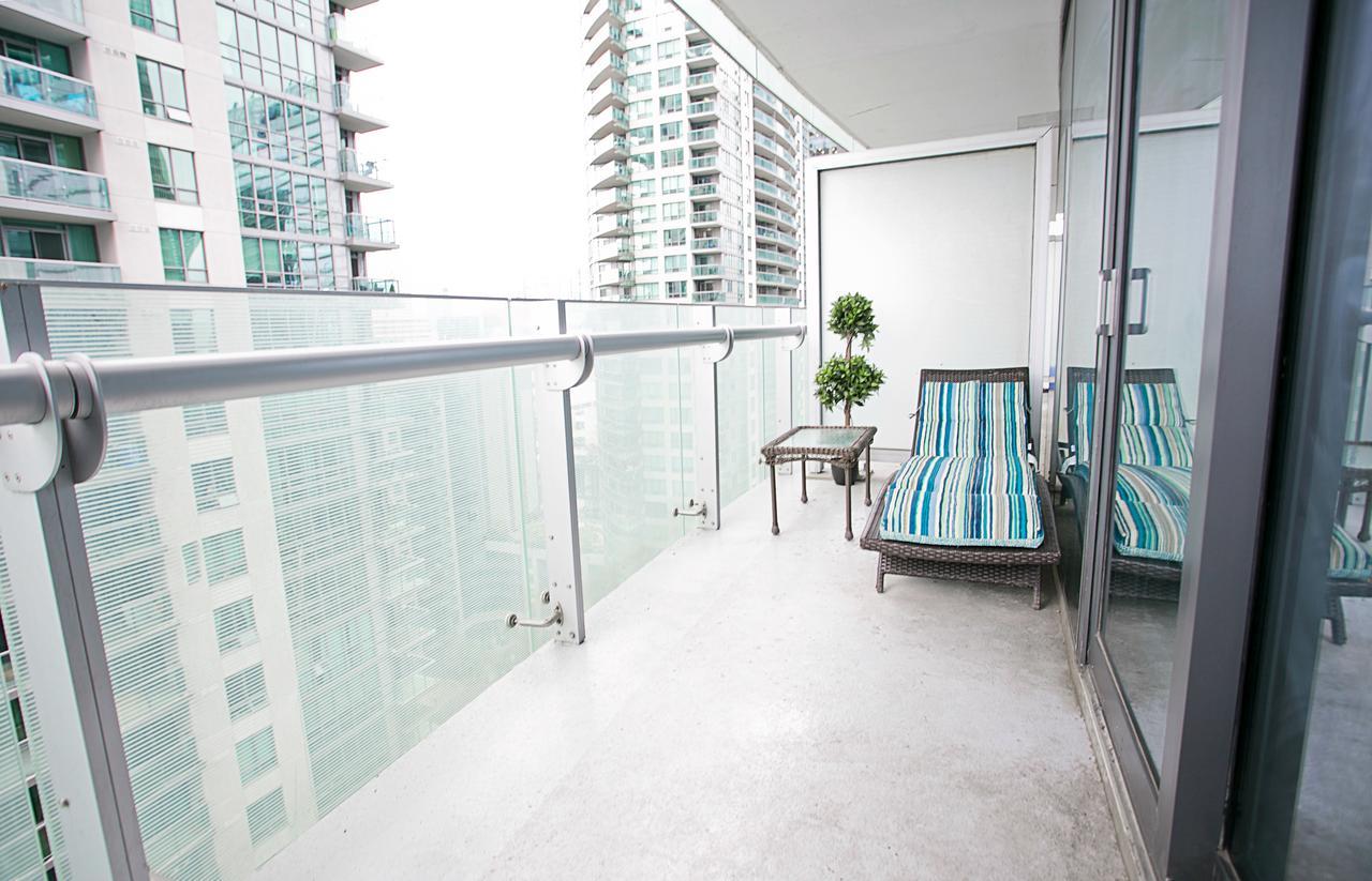 Royal Stays Condominiums - Upscale Downtown Suites Toronto Exteriér fotografie